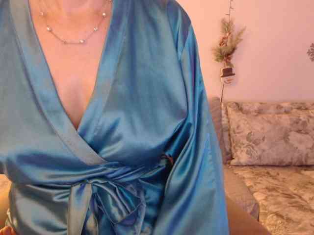 goodSnowQueen webcam