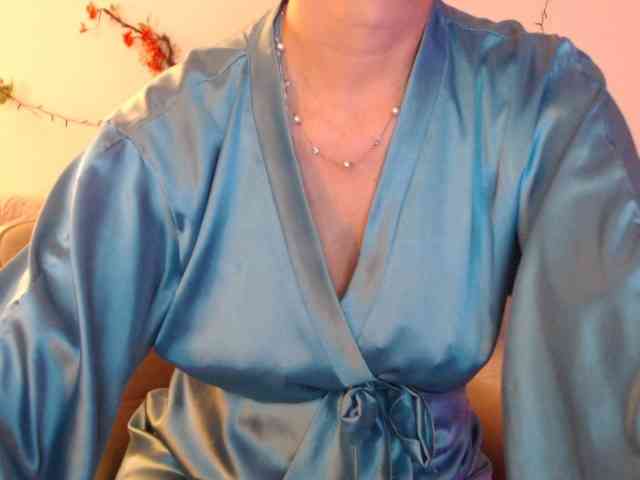 goodSnowQueen webcam