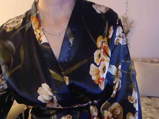 goodSnowQueen webcam