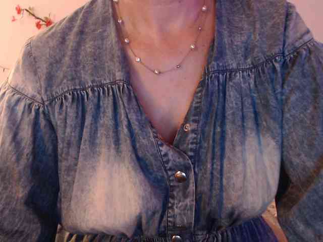 goodSnowQueen webcam