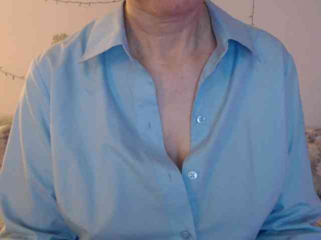 goodSnowQueen webcam