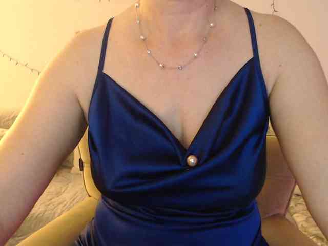 goodSnowQueen goodSnowQueen