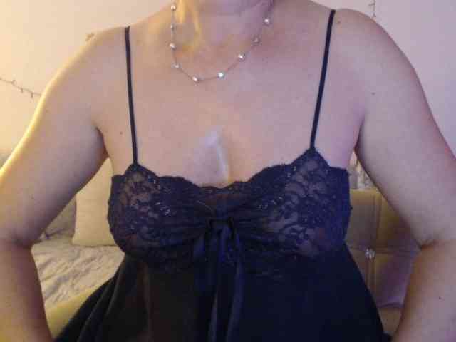 goodSnowQueen webcam