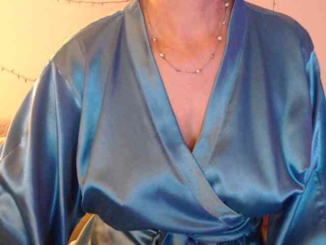 goodSnowQueen webcam