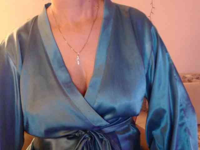 goodSnowQueen webcam