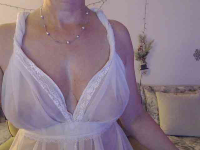 goodSnowQueen webcam