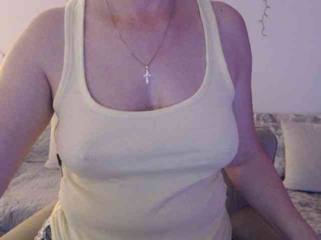 goodSnowQueen webcam