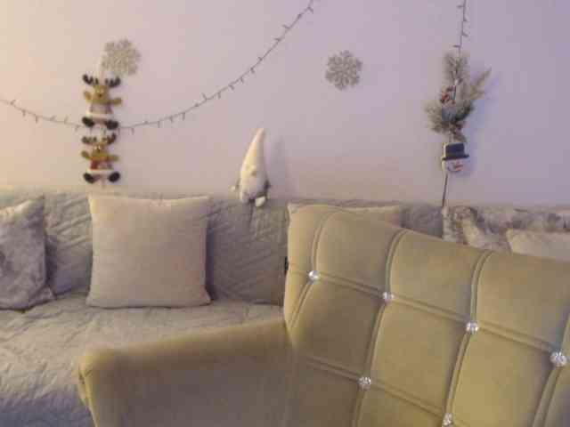 goodSnowQueen webcam