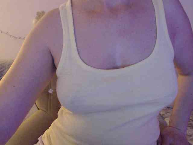 goodSnowQueen webcam