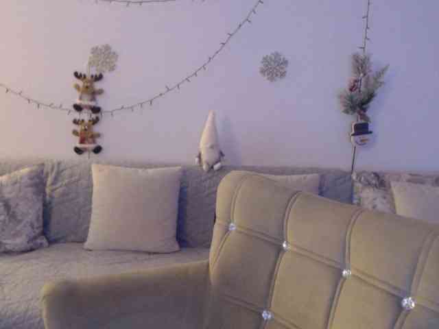 goodSnowQueen webcam