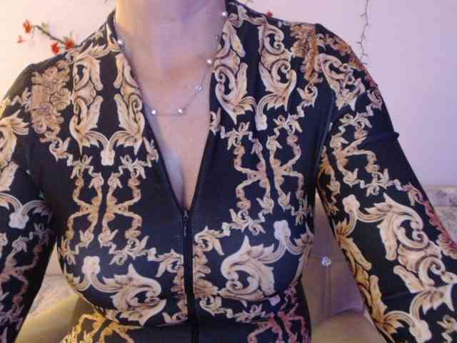 goodSnowQueen webcam