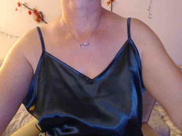 goodSnowQueen webcam