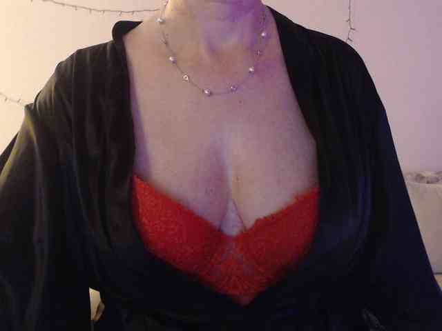 goodSnowQueen webcam