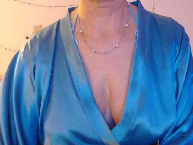 goodSnowQueen webcam