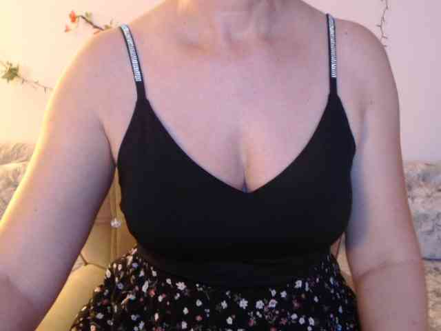 goodSnowQueen webcam