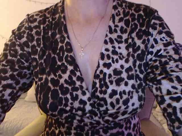 goodSnowQueen webcam