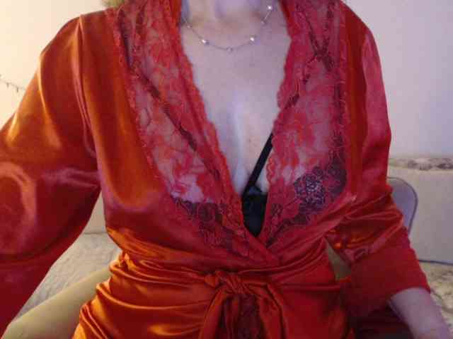 goodSnowQueen webcam