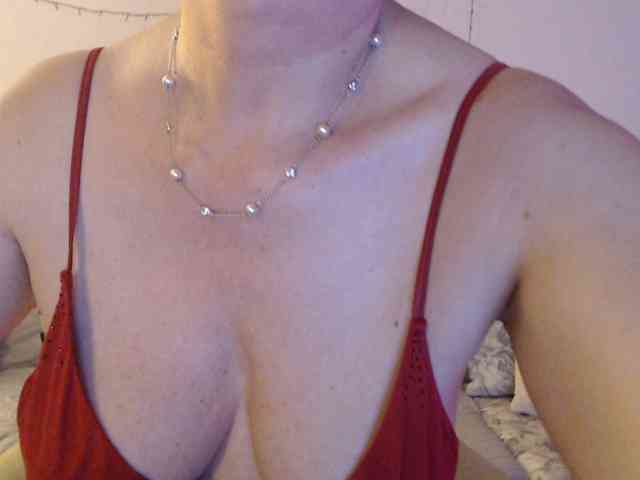 goodSnowQueen webcam