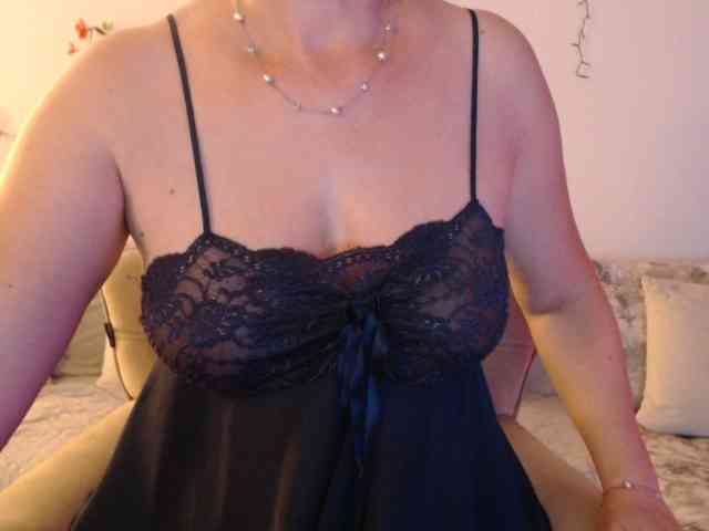 goodSnowQueen webcam