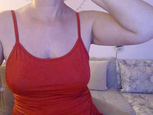 goodSnowQueen webcam