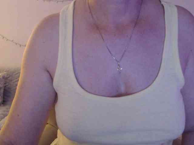 goodSnowQueen webcam