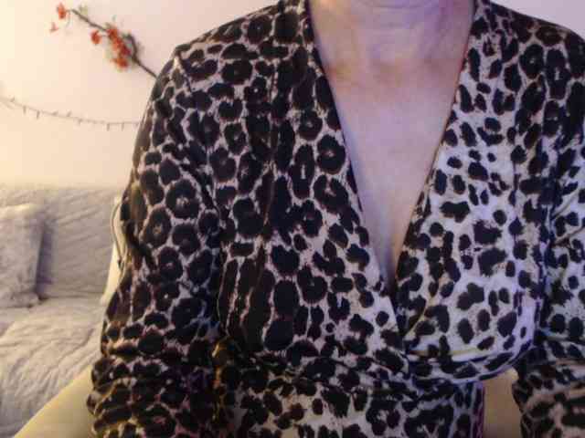 goodSnowQueen webcam