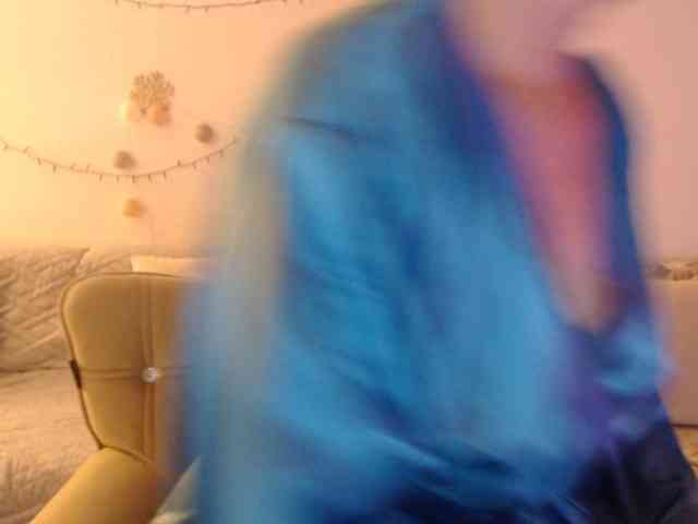 goodSnowQueen webcam