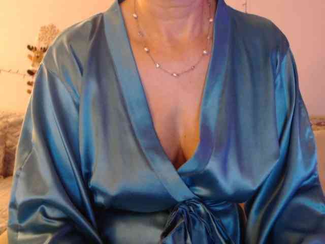 goodSnowQueen webcam