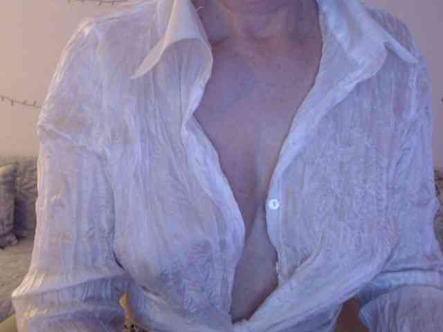 goodSnowQueen webcam