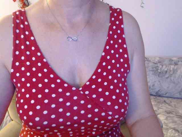 goodSnowQueen webcam