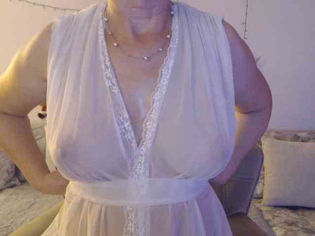 goodSnowQueen webcam