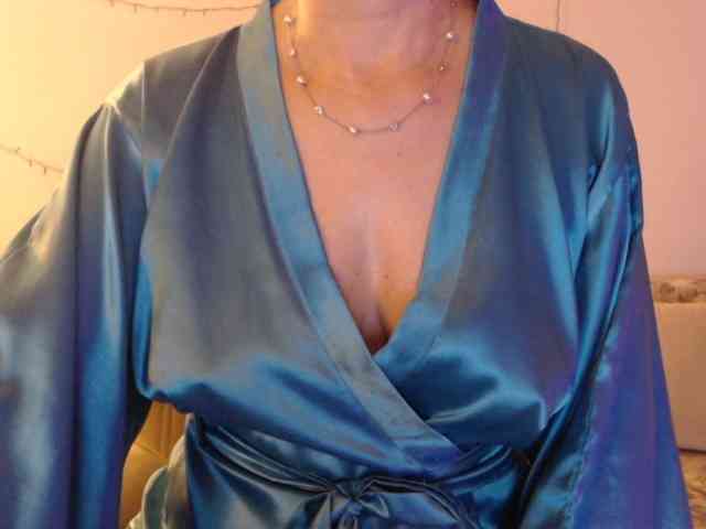 goodSnowQueen webcam