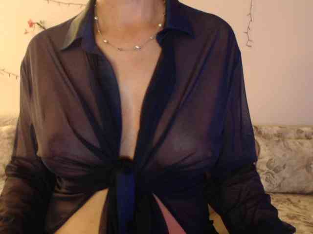 goodSnowQueen webcam