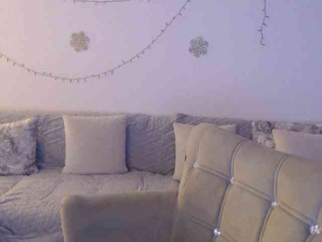 goodSnowQueen webcam