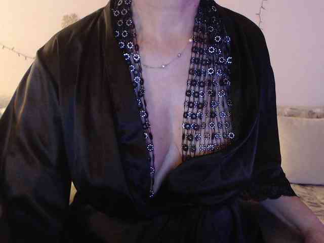 goodSnowQueen webcam