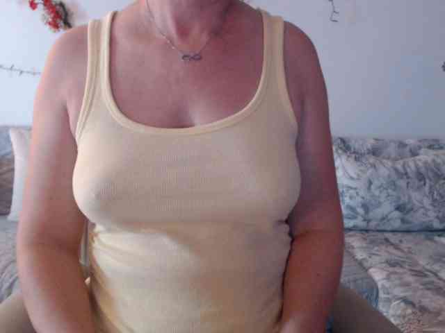 goodSnowQueen webcam