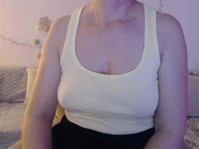 goodSnowQueen webcam