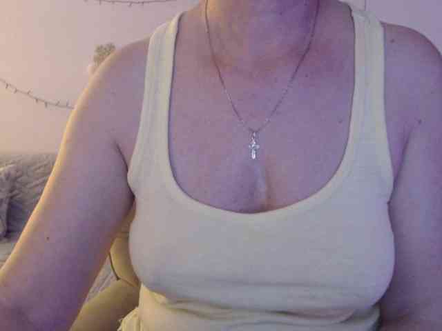 goodSnowQueen webcam