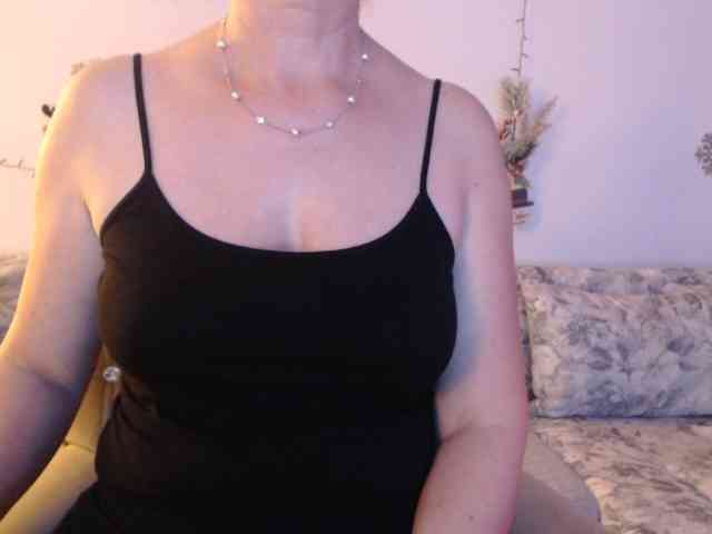 goodSnowQueen webcam