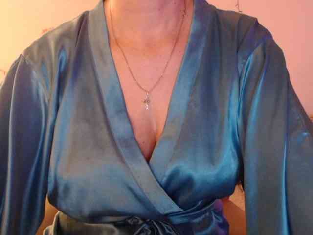 goodSnowQueen webcam