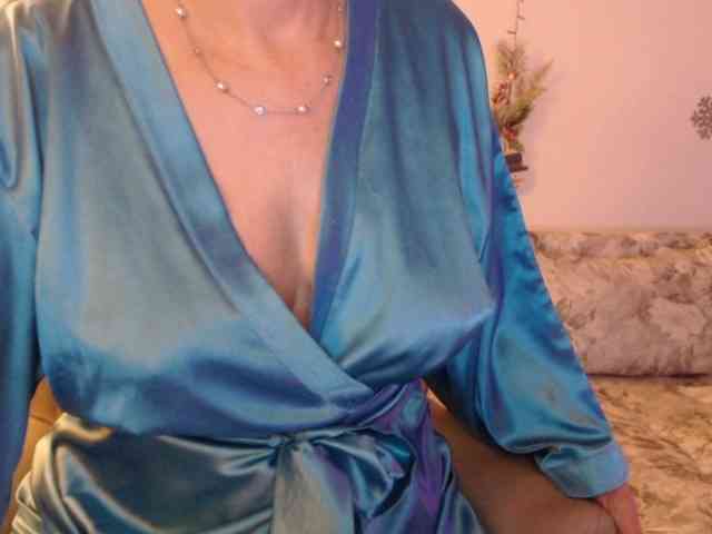 goodSnowQueen webcam