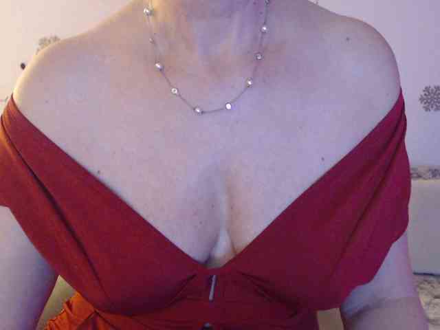 goodSnowQueen webcam