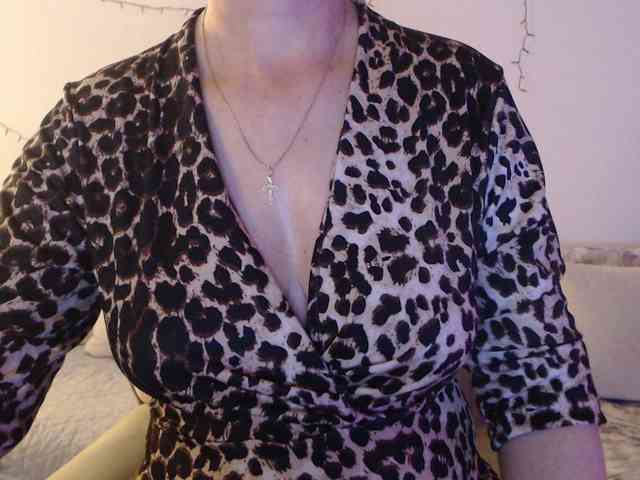 goodSnowQueen webcam