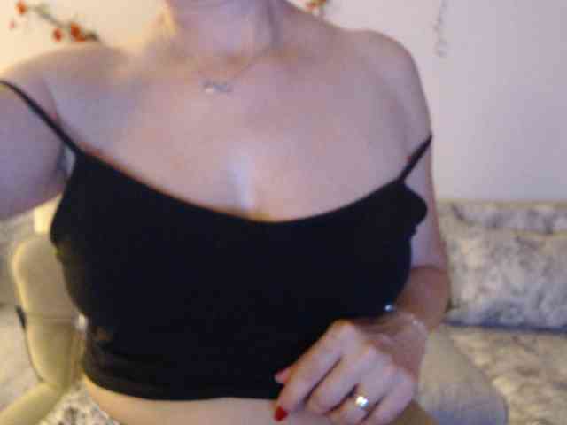 goodSnowQueen webcam