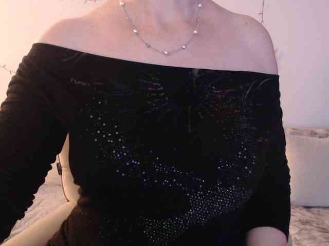 goodSnowQueen webcam