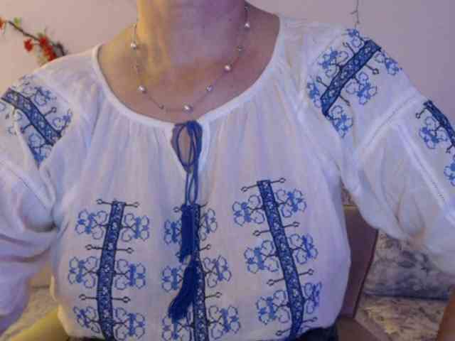 goodSnowQueen webcam