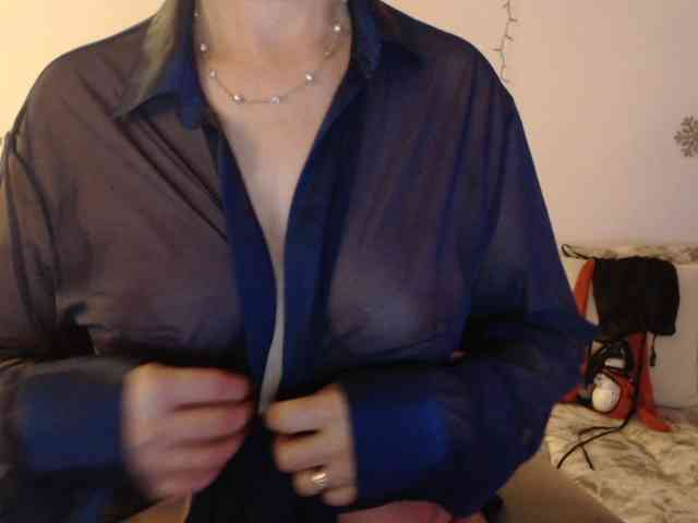 goodSnowQueen webcam