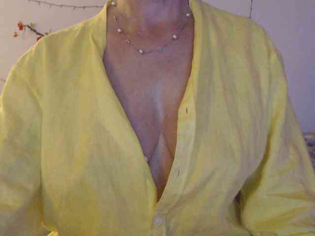 goodSnowQueen webcam