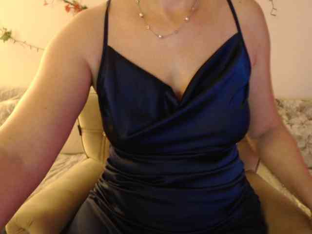 goodSnowQueen webcam