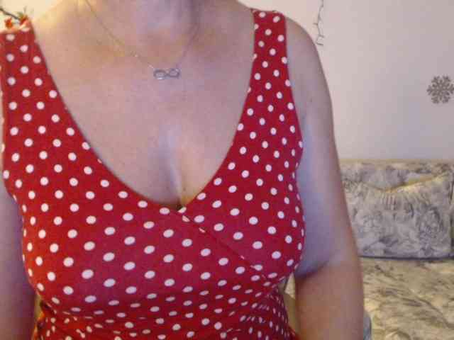 goodSnowQueen webcam